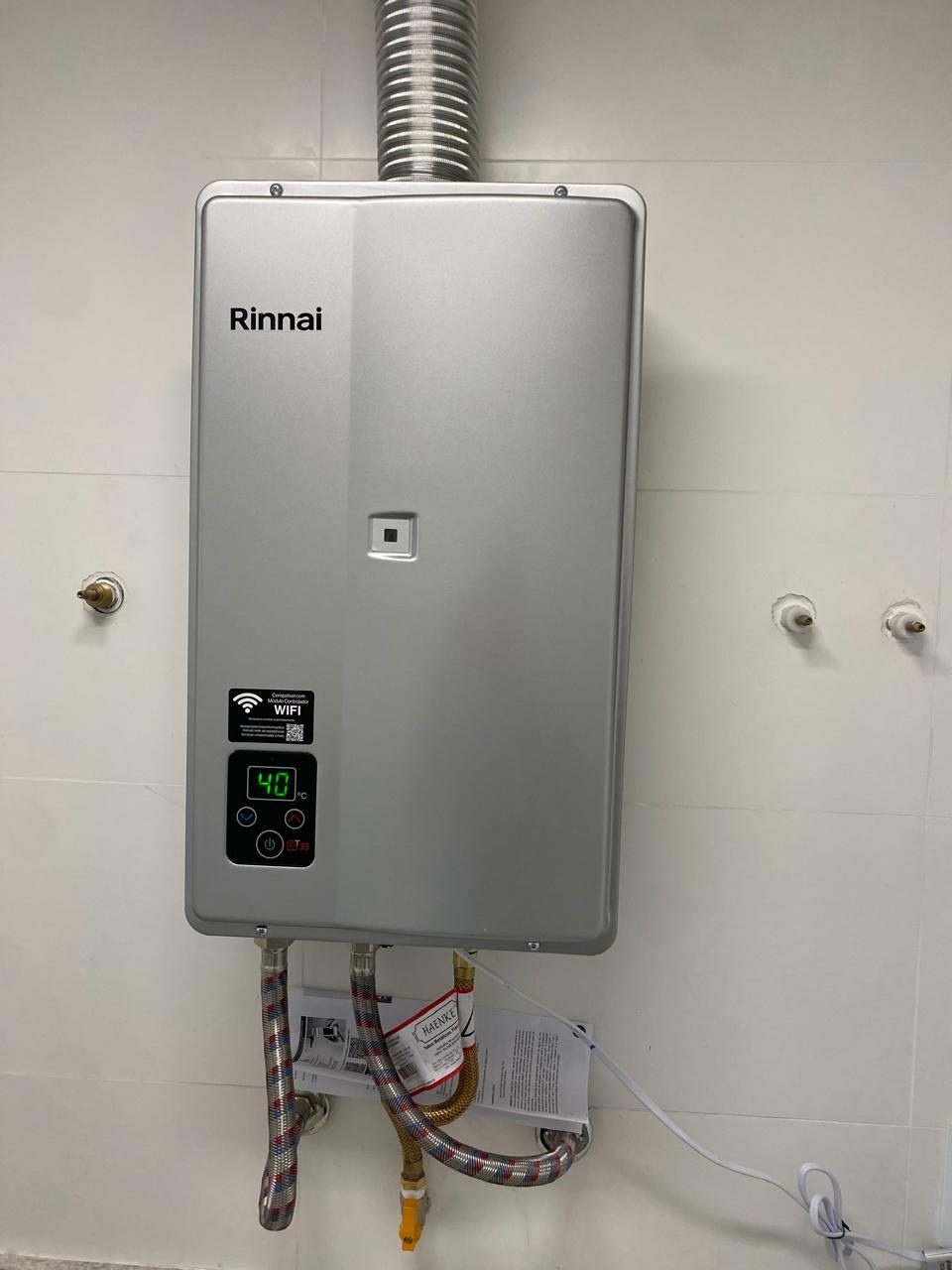 Técnico da Top Climatização em serviço de rede de gás